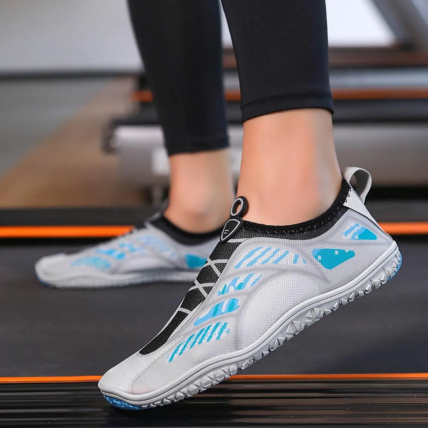 Women's Slip on Walking Shoes Non Slip Memory Foam Running Shoes Wide Width Breathable Mesh Sports Workout Tennis Shoes Lightweight Fashion Sneakers