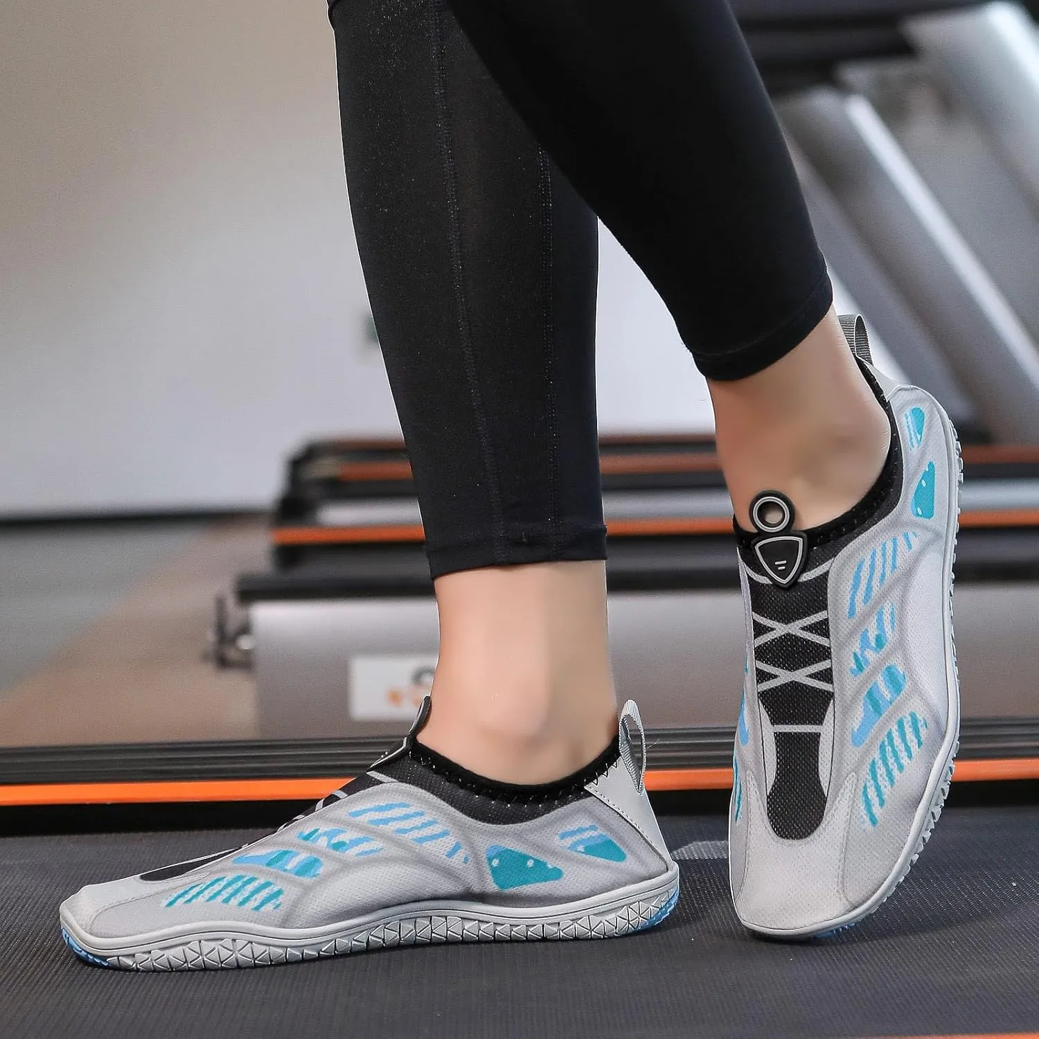 Women's Slip on Walking Shoes Non Slip Memory Foam Running Shoes Wide Width Breathable Mesh Sports Workout Tennis Shoes Lightweight Fashion Sneakers