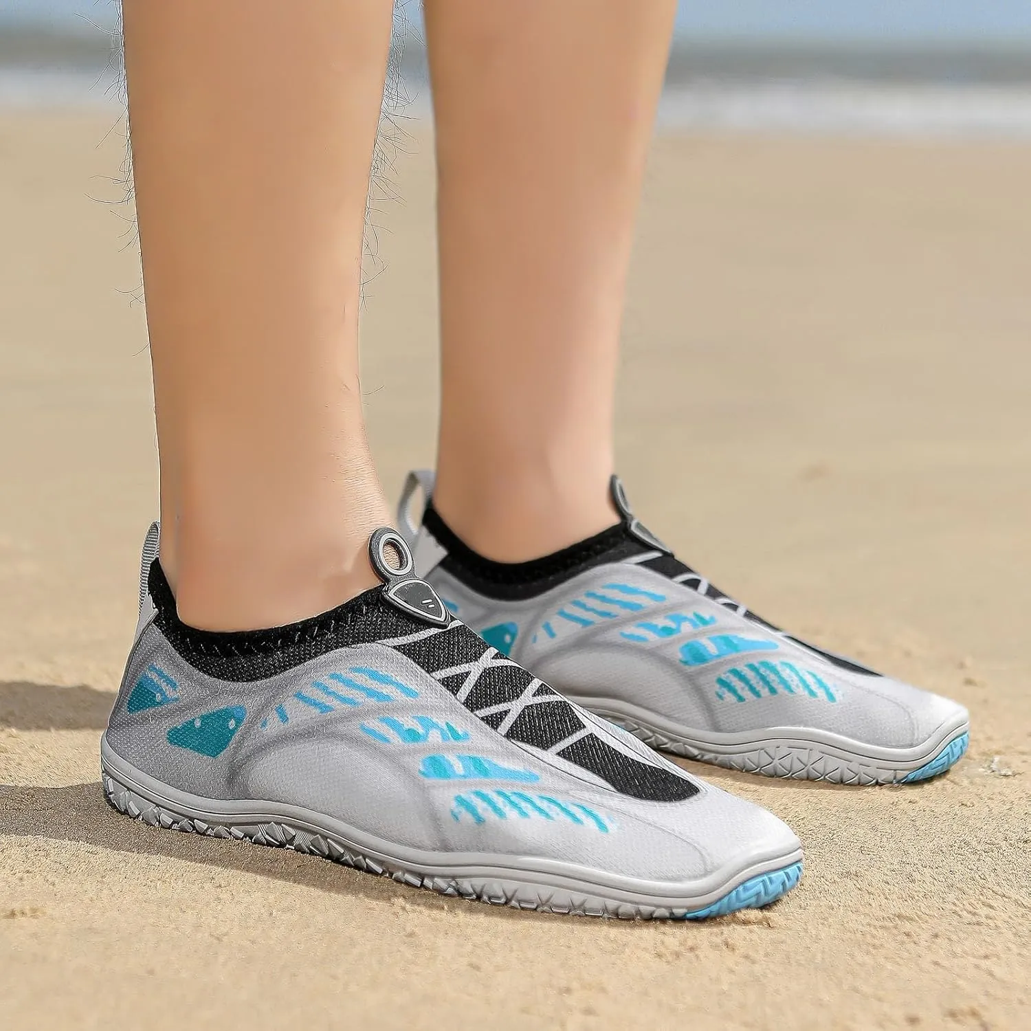 Women's Slip on Walking Shoes Non Slip Memory Foam Running Shoes Wide Width Breathable Mesh Sports Workout Tennis Shoes Lightweight Fashion Sneakers